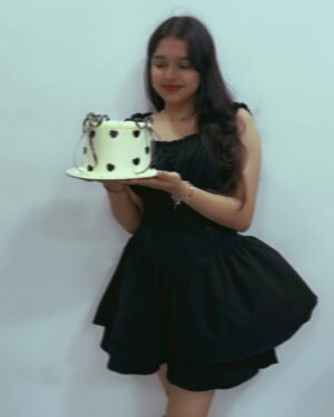 Zoya Humayun Instagram - Sweet 16 🍰♡ ༘*.゚🧸🎀