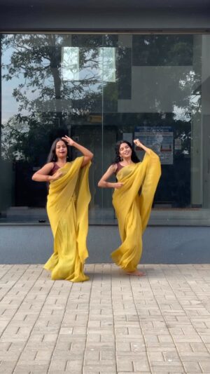 abinayaa ravichander Instagram - Jaalakari 🌼
Dm @nextdoor_closett to order this saree💛
.
.
.
#reels #reelsvideo #reelsinstagram #reelitfeelit #reelkarofeelkaro #reelsindia #reelsofinstagram
#instagram #instagood #instadaily #trendingreels #trendingsongs #trend #dance #dancereels