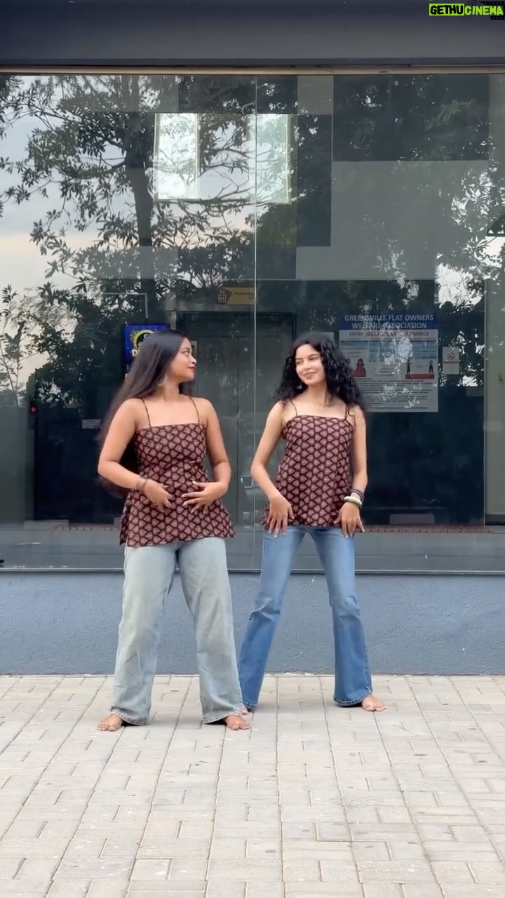 abinayaa ravichander - 7.2K Likes - Shop this beautiful top from @nextdoor_closett 🖤
.
.
.
#reels #reelsvideo #reelsinstagram #reelitfeelit #reelkarofeelkaro #reelsindia #reelsofinstagram
#instagram #instagood #instadaily #trendingreels #trendingsongs #trend #dance #reels