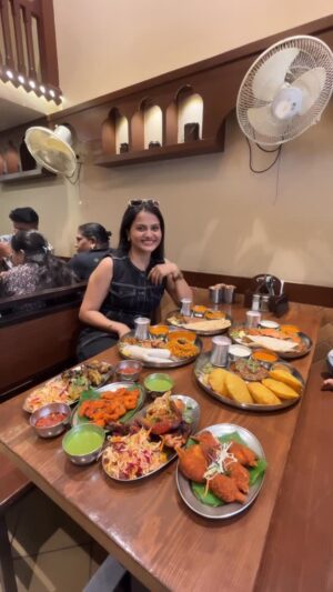 ankita bhagat Instagram - गटारी विथ हॉटेल माऊली @hotel_mauli_mumbai 😍🙌
📍Hotel mauli Shop no 23/26 Dosti shopy link Dosti ecars wadala est mumbai no 400037
#ankitabhagat #gatarispecial #foodie #foodvlog #resturants
