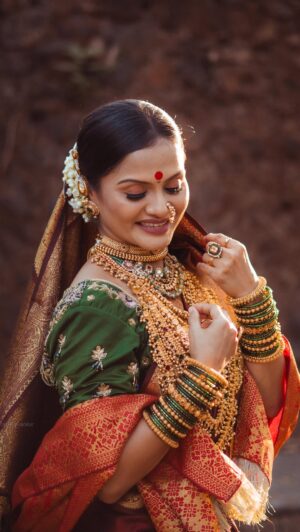 ankita bhagat Instagram - गौरवशाली मराठा संस्कृतीच्या राणी येसूबाईंचा रॉयल लूक -  ऐतिहासिक सौंदर्याचा संगम! 👑✨

Muse : @ankita_bhagat01_official 
Makeup & Hair : @piyu_9715 
Videography: @vinitmalvankarr 
Bangles : @trendy_store_karjat 

#maharashtra #yesubai #swarajya #swarajyarakshaksambhaji #fort #chatrapatishivajimaharaj #chatrapatisambhajimaharaj #shambhuraje #maratha #sambhajimaharaj #marathaempire
#ChhaavaOn14Feb #ChhaavaDiwas #JaaneTu #AayaReToofan # Chhaava
