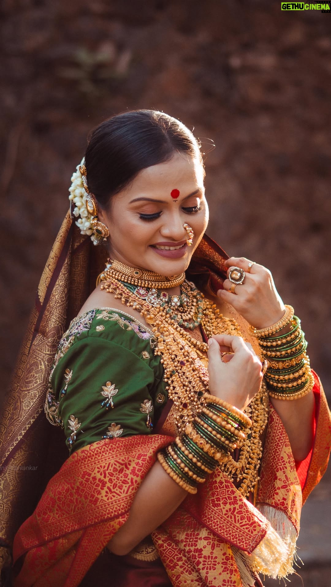 ankita bhagat - 20.7K Likes - गौरवशाली मराठा संस्कृतीच्या राणी येसूबाईंचा रॉयल लूक -  ऐतिहासिक सौंदर्याचा संगम! 👑✨

Muse : @ankita_bhagat01_official 
Makeup & Hair : @piyu_9715 
Videography: @vinitmalvankarr 
Bangles : @trendy_store_karjat 

#maharashtra #yesubai #swarajya #swarajyarakshaksambhaji #fort #chatrapatishivajimaharaj #chatrapatisambhajimaharaj #shambhuraje #maratha #sambhajimaharaj #marathaempire
#ChhaavaOn14Feb #ChhaavaDiwas #JaaneTu #AayaReToofan # Chhaava