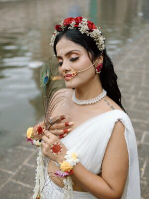 ankita bhagat Instagram - ओह्ह कान्हा 🪈✨🦚💕🪷
Makeup~ : @bobby_makeup_artist 
Photography ~: @vkfotoos 
Inframe:~ @ankita_bhagat01_official

#radhakrishna #radhekrishnaworld #radhe #love #spritual #janmashtami #krishna #radharani