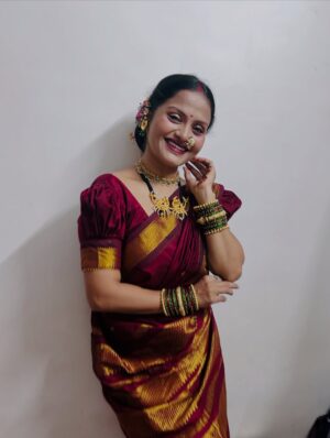 ankita bhagat Instagram - लालबागचा राजा 😍 हळदीकुंकू special 🫶🎣 

Saree by @swastik_paithani5061 💕
•
Handmade koli saaj Jewelry by @saj_nathicha01 💕
•

Kada & Green Bangles by 💕@saaj_creation_and_jewellery 

#koli #koliwadhyachishaan #lalbaughcharaja #haldikunku