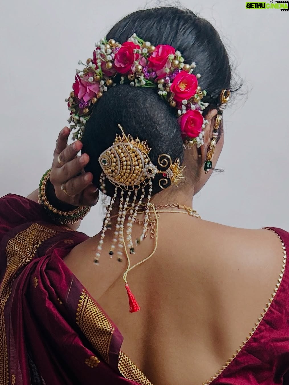 ankita bhagat - 3.8K Likes - लालबागचा राजा 😍 हळदीकुंकू special 🫶🎣 

Saree by @swastik_paithani5061 💕
•
Handmade koli saaj Jewelry by @saj_nathicha01 💕
•

Kada & Green Bangles by 💕@saaj_creation_and_jewellery 

#koli #koliwadhyachishaan #lalbaughcharaja #haldikunku