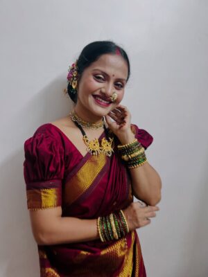 ankita bhagat Instagram - लालबागचा राजा 😍 हळदीकुंकू special 🫶🎣 

Saree by @swastik_paithani5061 💕
•
Handmade koli saaj Jewelry by @saj_nathicha01 💕
•

Kada & Green Bangles by 💕@saaj_creation_and_jewellery 

#koli #koliwadhyachishaan #lalbaughcharaja #haldikunku