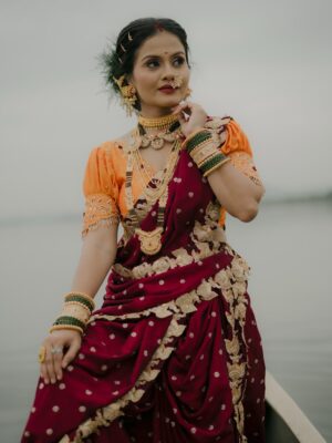 ankita bhagat Instagram - P.C. @captured_the_moments_97 💛  Saree by @hritvi14_clothes_ 💛
In frame @ankita_bhagat01_official 🫶
MUA by @glamup_by_praju 💛