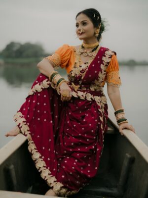 ankita bhagat Instagram - P.C. @captured_the_moments_97 💛  Saree by @hritvi14_clothes_ 💛
In frame @ankita_bhagat01_official 🫶
MUA by @glamup_by_praju 💛
