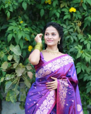 ankita bhagat Instagram - Kay bolta ? 🦚🌸🕊️✨