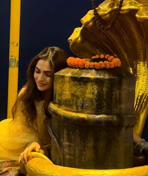 ankita kukreti Instagram - सदा शिव, सर्वदा शिव॥
.
.
.
.
.
.
.
.
.
.
.
.
.
#fyp #shiva #explore #mahadev #kashi #varanasi #kashivishwanath
