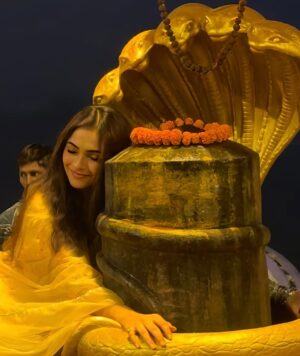 ankita kukreti Instagram - सदा शिव, सर्वदा शिव॥
.
.
.
.
.
.
.
.
.
.
.
.
.
#fyp #shiva #explore #mahadev #kashi #varanasi #kashivishwanath