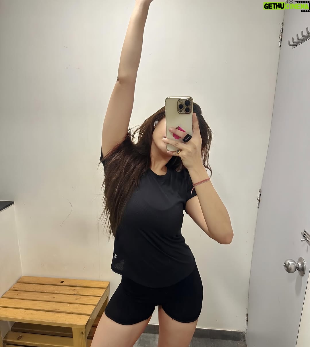 ankita kukreti - 3.8K Likes - Deadline bohot kareeb hai 😌
.
.
.
.
.
.
.
.
.
.
.
.
.
.
.
#gymgirl #fitgirl #gym