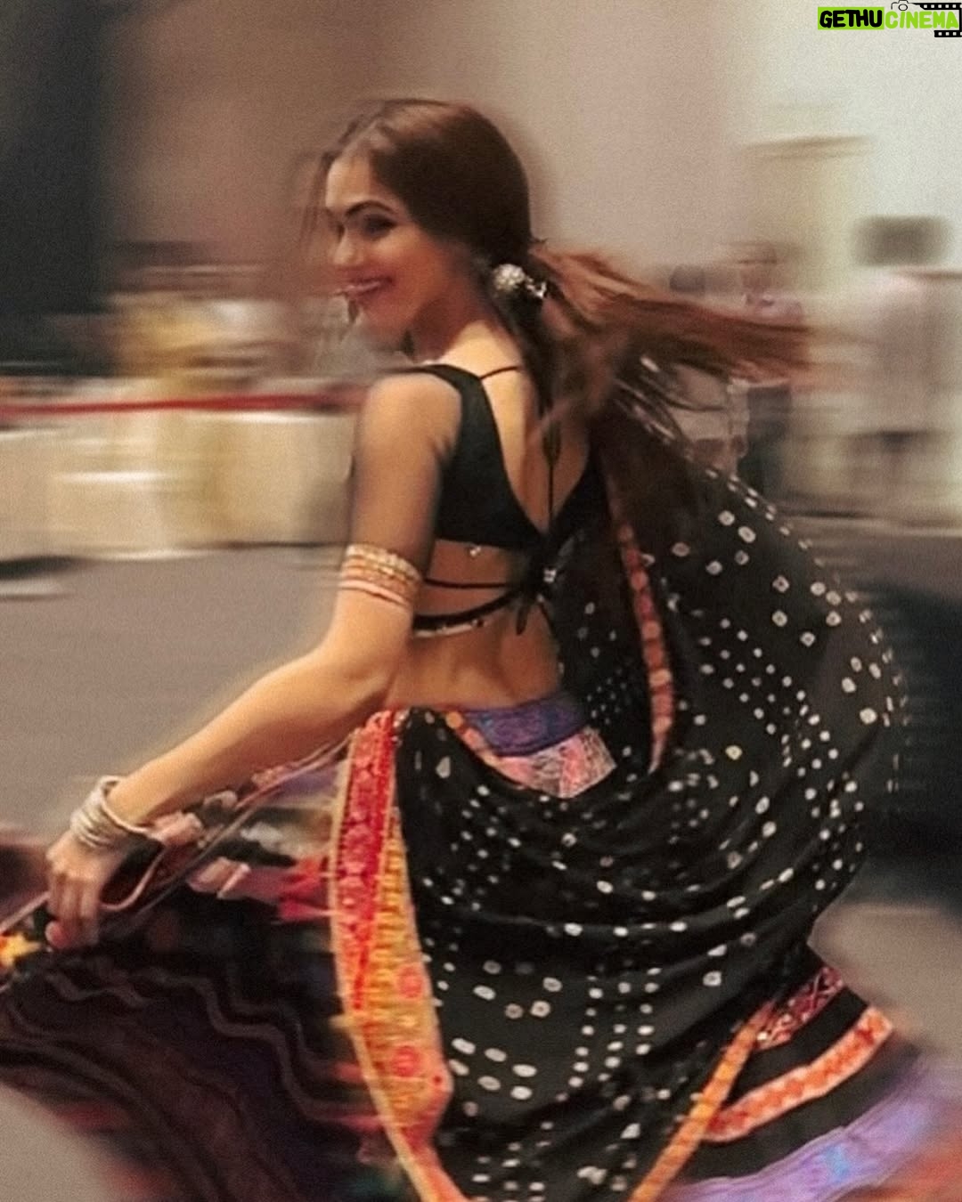 ankita kukreti - 3.5K Likes - Good karma , my aesthetic 
.
.
Wearing @anusoru