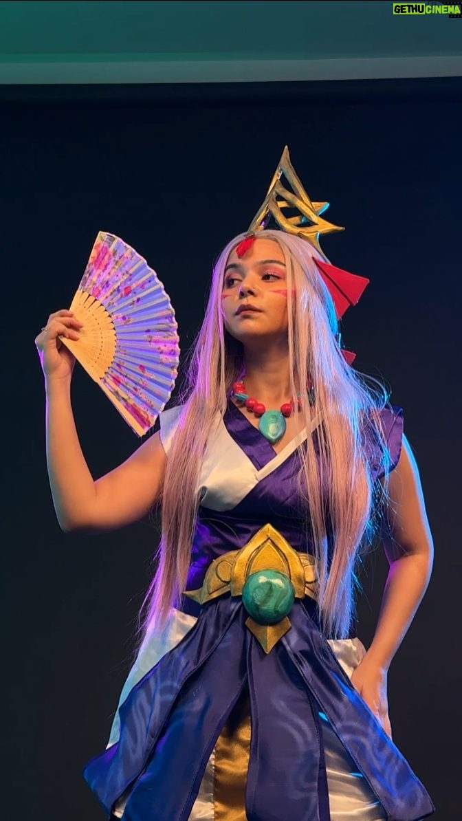 ankitaa Chauhan - 19.1K Likes - A Lil transition reel to start the day 😉 
All thanks to the team who made this happen! 
💰Budget: Riot Games / @leagueoflegendsinsa
📷Photography: Yash Indap / @yash_indap
💄Wig Styling & Makeup: Anushruti Saha / @poly_face_pug & Rinky Roy / @kochilagirl
🧵Seamstress: Roshini Sekar / @artsy_akari 
⚔️Props   Project Lead: Surya Sreenivasan / @scythesskunkworks 

#leagueoflegends #cosplay #ashe