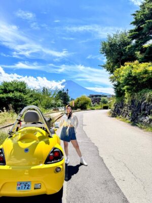 ankitaa Chauhan Instagram - Day trip to Lake Kawaguchiko to see Mt Fuji šøSwipe to the end to see me vibing to some music while I drive around town š¤ Also the people at @fujigoq were super sweet and gave me a really amazing tour of the place š©·