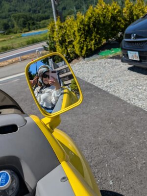 ankitaa Chauhan Instagram - Day trip to Lake Kawaguchiko to see Mt Fuji šøSwipe to the end to see me vibing to some music while I drive around town š¤ Also the people at @fujigoq were super sweet and gave me a really amazing tour of the place š©·
