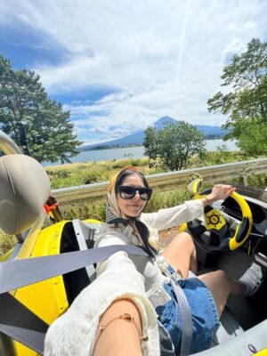 ankitaa Chauhan Instagram - Day trip to Lake Kawaguchiko to see Mt Fuji šøSwipe to the end to see me vibing to some music while I drive around town š¤ Also the people at @fujigoq were super sweet and gave me a really amazing tour of the place š©·