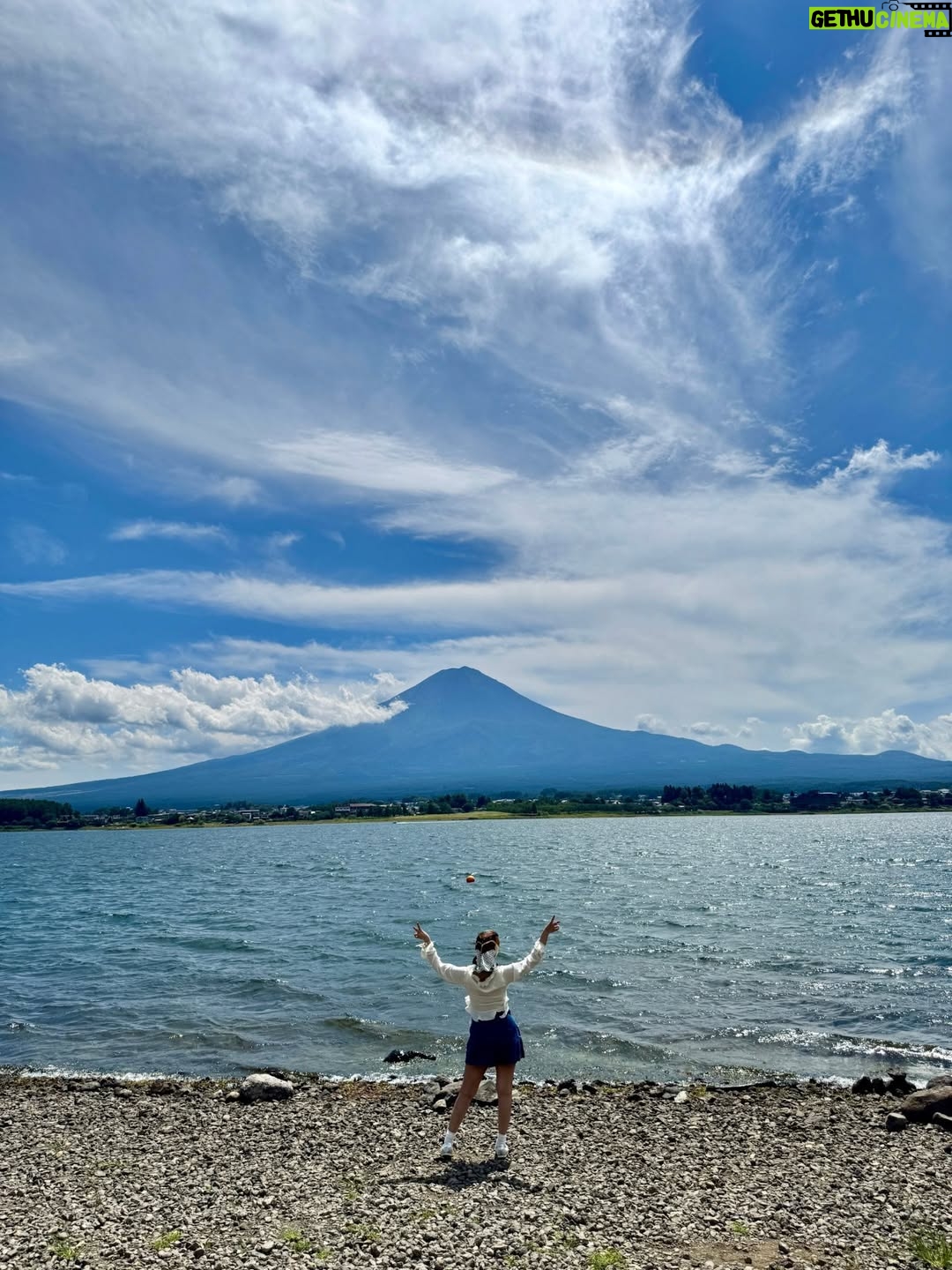 ankitaa Chauhan - 19.3K Likes - Day trip to Lake Kawaguchiko to see Mt Fuji 🌸Swipe to the end to see me vibing to some music while I drive around town 🤭 Also the people at @fujigoq were super sweet and gave me a really amazing tour of the place 🩷