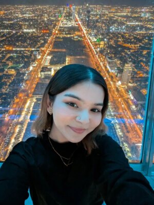 ankitaa Chauhan Instagram - Some pictures from the 99th floor š Riyadh City looks beautiful from the Sky Bridge ā¤ļø