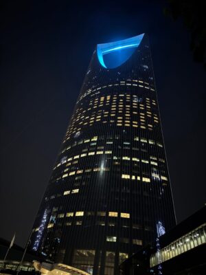 ankitaa Chauhan Instagram - Some pictures from the 99th floor š Riyadh City looks beautiful from the Sky Bridge ā¤ļø