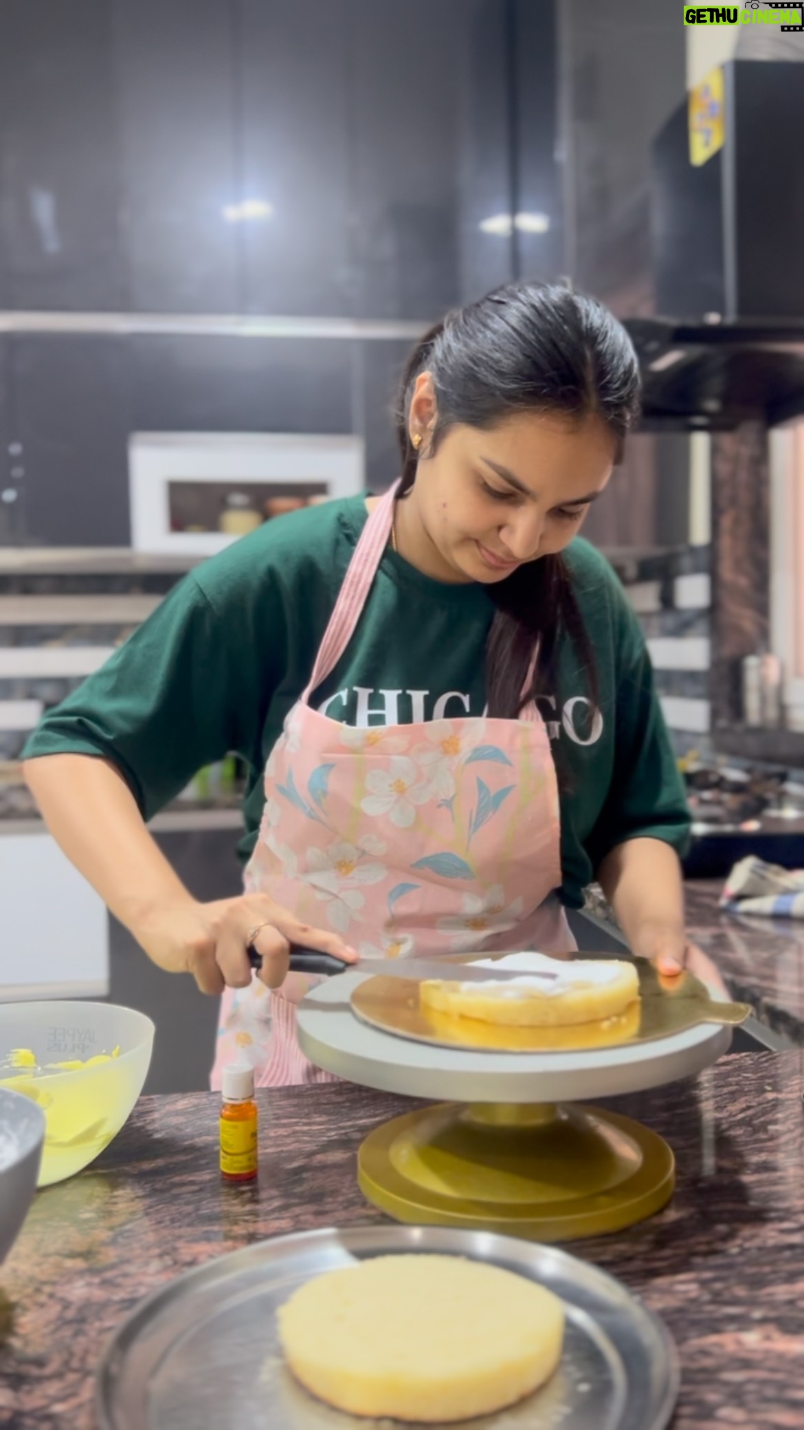 anshika singh - 3 Likes - Dm to order 💌
.
.
.
.
.
.
.
.
#cakes #baking #homebaker #cake #honeybee #cute #love #instagood #instagram #follow #photography #like #explore #instadaily #foodphotography