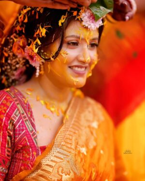 chandra Chakraborty Instagram - গায়ে হলুদ || Haldi Ceremony
#weddingday #Haldi #bengaliwedding @sacredshaadi @bridesofbengal_wmg