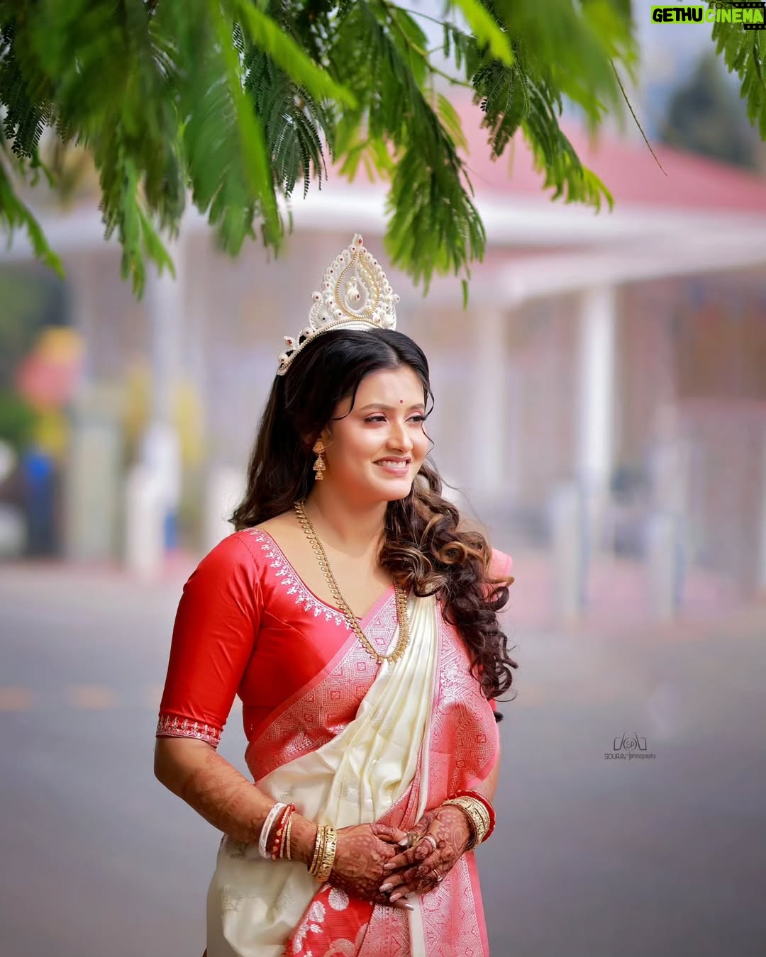 chandra Chakraborty - 5.8K Likes - গায়ে হলুদ || Haldi Ceremony

#weddingday #Haldi #bengaliwedding @sacredshaadi @bridesofbengal_wmg