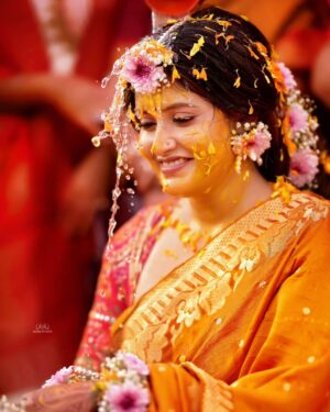 chandra Chakraborty Instagram - গায়ে হলুদ || Haldi Ceremony
#weddingday #Haldi #bengaliwedding @sacredshaadi @bridesofbengal_wmg