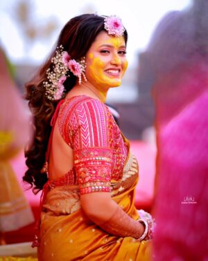 chandra Chakraborty Instagram - গায়ে হলুদ || Haldi Ceremony
#weddingday #Haldi #bengaliwedding @sacredshaadi @bridesofbengal_wmg