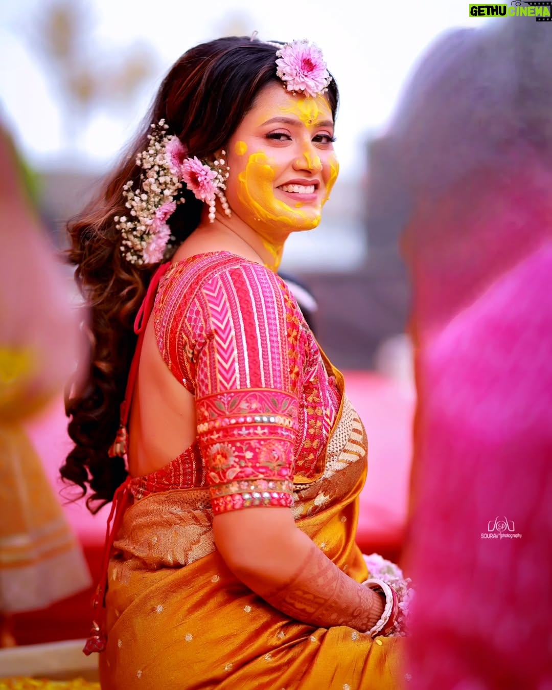 chandra Chakraborty - 5.8K Likes - গায়ে হলুদ || Haldi Ceremony

#weddingday #Haldi #bengaliwedding @sacredshaadi @bridesofbengal_wmg