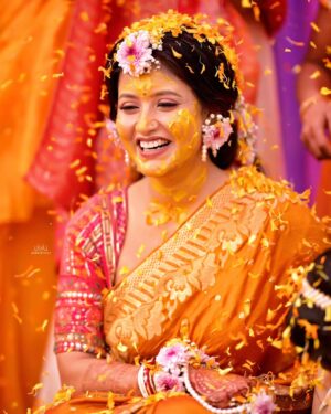 chandra Chakraborty Instagram - গায়ে হলুদ || Haldi Ceremony
#weddingday #Haldi #bengaliwedding @sacredshaadi @bridesofbengal_wmg