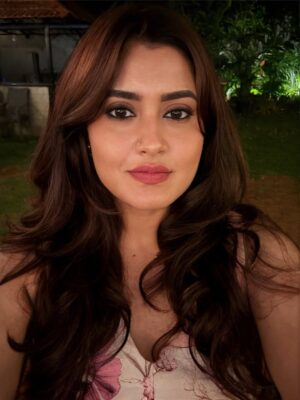 chandra Chakraborty Instagram - Perfectly pink Pinky 💕
.
.
.
.
.
Outfit @forevernew_india
#instamood #instapic #postbirthday #pink