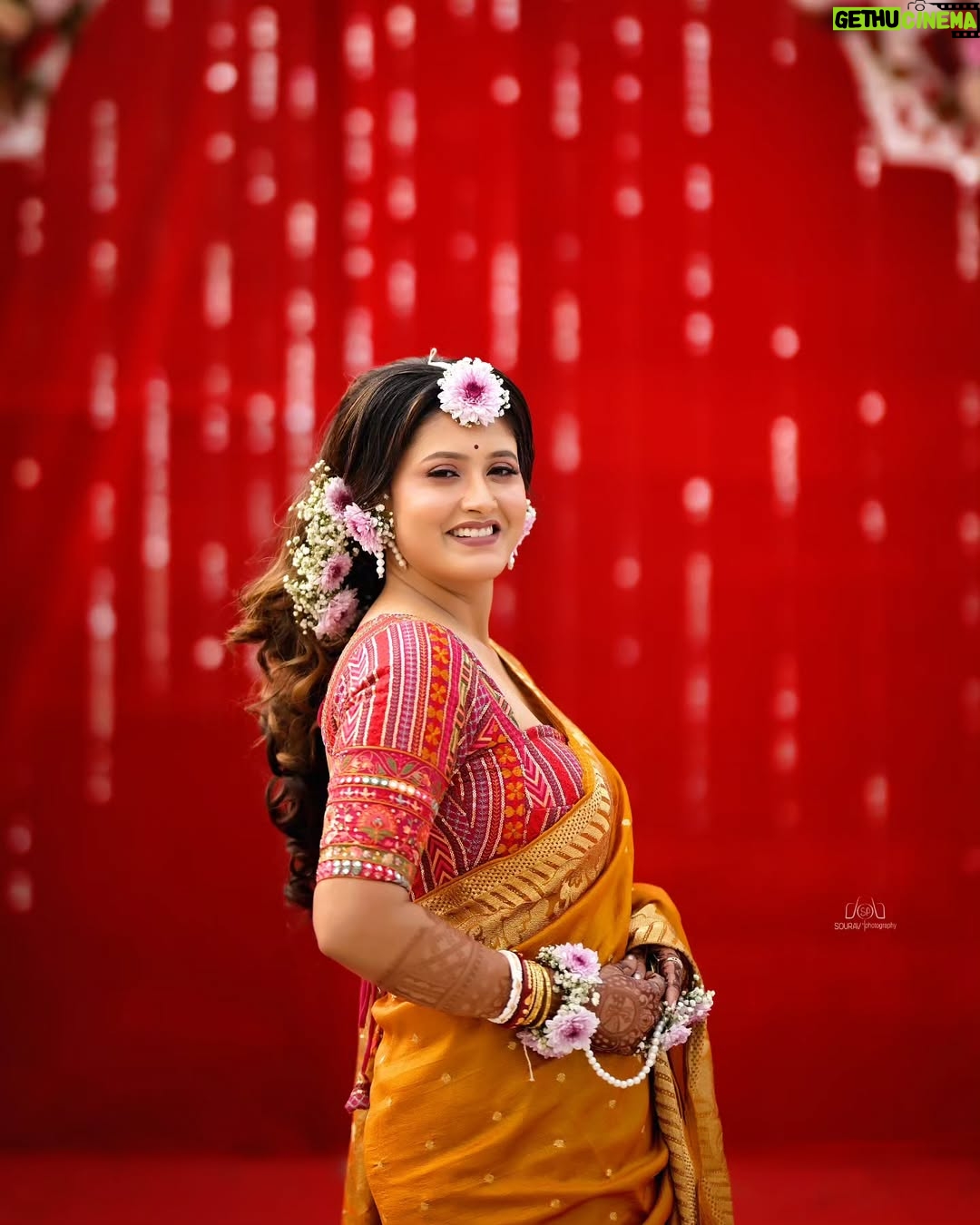 chandra Chakraborty - 5.8K Likes - গায়ে হলুদ || Haldi Ceremony

#weddingday #Haldi #bengaliwedding @sacredshaadi @bridesofbengal_wmg