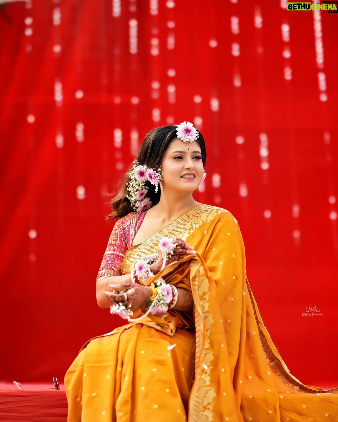 chandra Chakraborty - 5.8K Likes - গায়ে হলুদ || Haldi Ceremony

#weddingday #Haldi #bengaliwedding @sacredshaadi @bridesofbengal_wmg