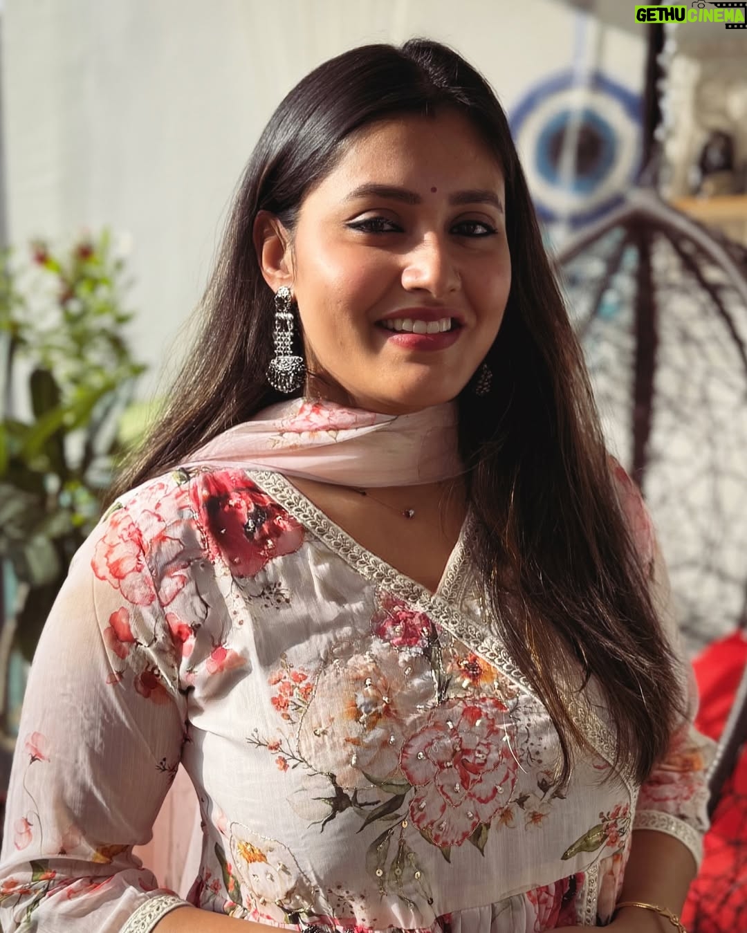 chandra Chakraborty - 2.9K Likes - An occasion 🙏,an outfit, an available man to capture and an existing account to post @ the fav corner of 🏡 !!! That’s all about it😑💕🫶🏻 
.
.
.
.
.
.
.
.
.
.
.
@houseofpataudi #ethnic #celebrations #deckedup #rathyatra2025 #bangalore #brigadecornerstoneutopia