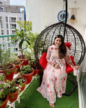 chandra Chakraborty Instagram - An occasion 🙏,an outfit, an available man to capture and an existing account to post @ the fav corner of 🏡 !!! That’s all about it😑💕🫶🏻
.
.
.
.
.
.
.
.
.
.
.
@houseofpataudi #ethnic #celebrations #deckedup #rathyatra2025 #bangalore #brigadecornerstoneutopia