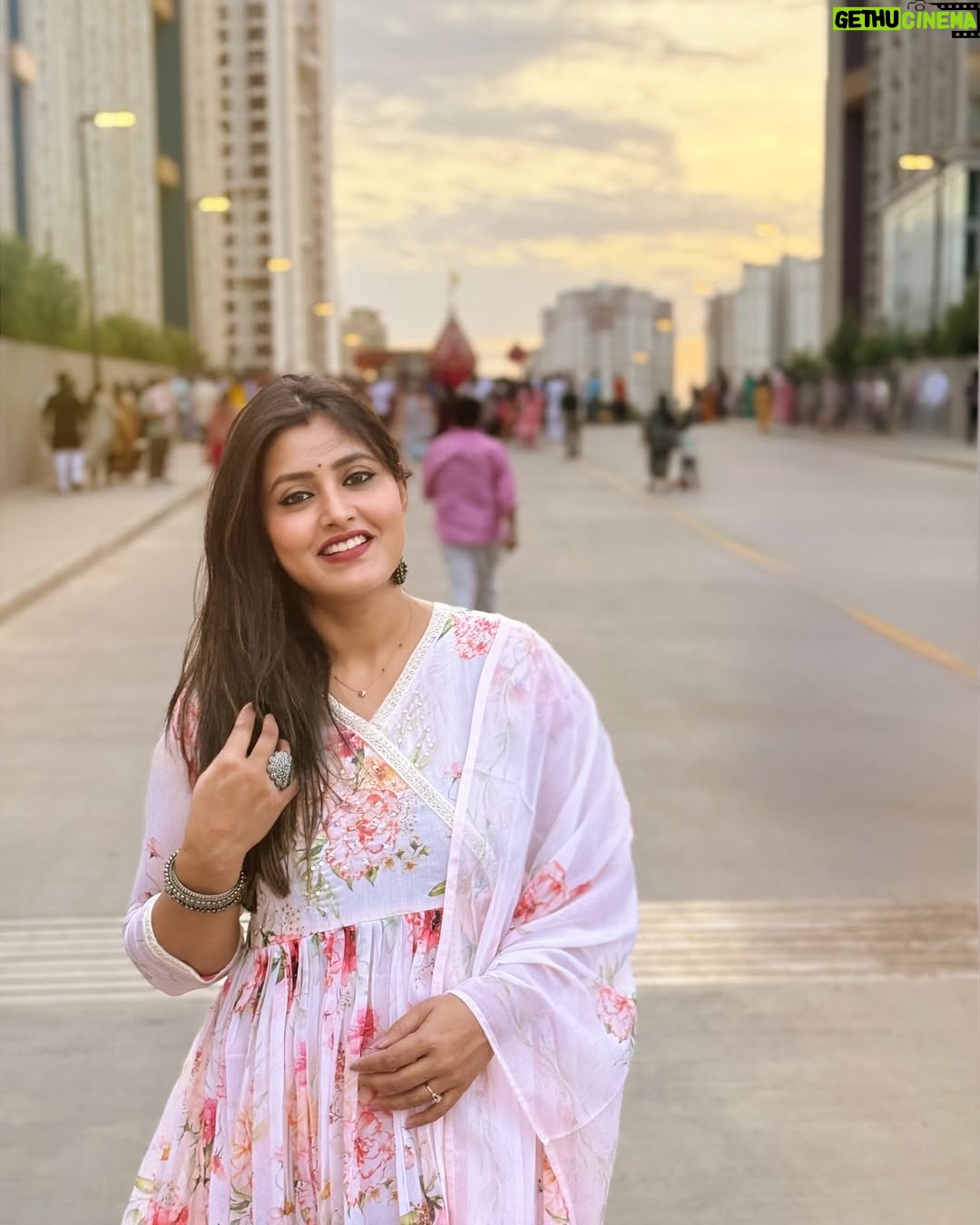 chandra Chakraborty - 2.9K Likes - An occasion 🙏,an outfit, an available man to capture and an existing account to post @ the fav corner of 🏡 !!! That’s all about it😑💕🫶🏻 
.
.
.
.
.
.
.
.
.
.
.
@houseofpataudi #ethnic #celebrations #deckedup #rathyatra2025 #bangalore #brigadecornerstoneutopia