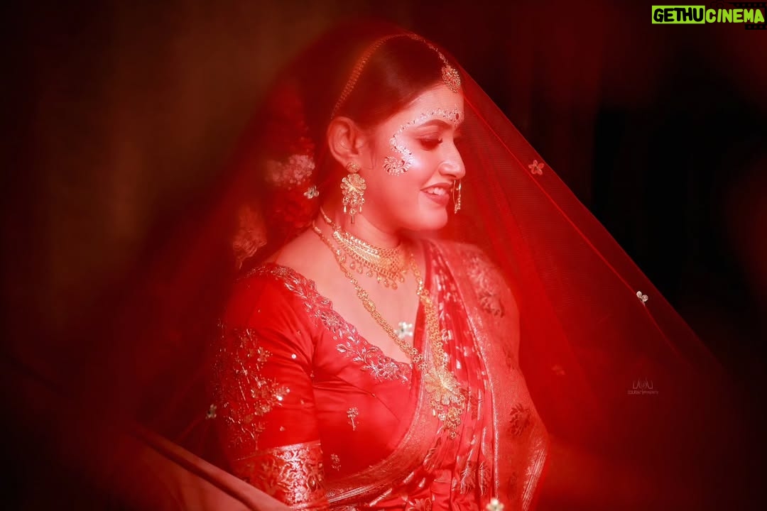 chandra Chakraborty - 1.6K Likes - Wedding Story ❤️

#weddingday #weddingphotography @bridesofbengal_wmg @sacredshaadi #teamwork