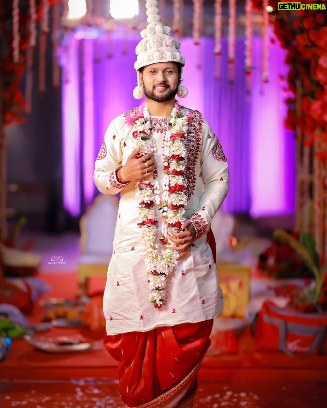 chandra Chakraborty - 1.6K Likes - Wedding Story ❤️

#weddingday #weddingphotography @bridesofbengal_wmg @sacredshaadi #teamwork