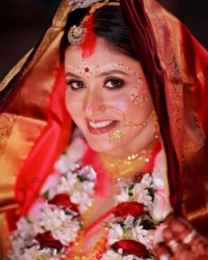chandra Chakraborty Instagram - Wedding Story ❤️
#weddingday #weddingphotography @bridesofbengal_wmg @sacredshaadi #teamwork