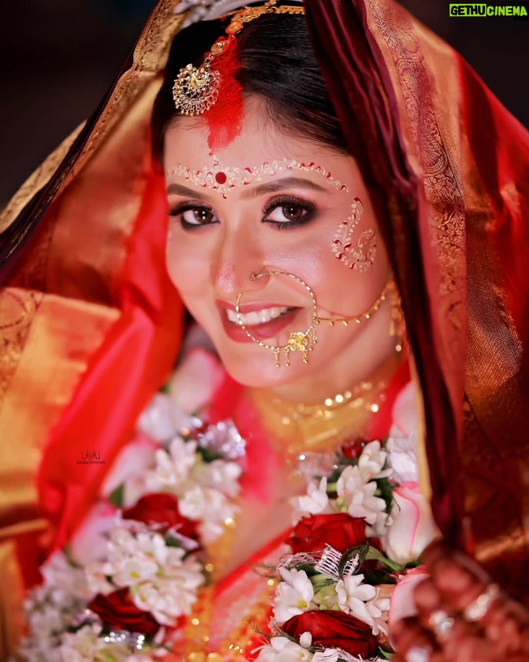 chandra Chakraborty - 1.6K Likes - Wedding Story ❤️

#weddingday #weddingphotography @bridesofbengal_wmg @sacredshaadi #teamwork