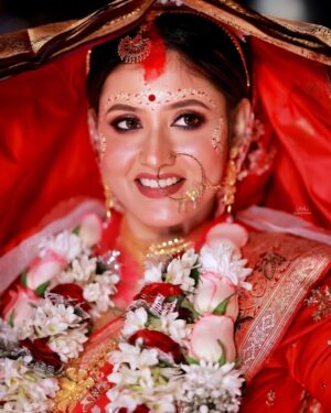 chandra Chakraborty Instagram - Wedding Story ❤️
#weddingday #weddingphotography @bridesofbengal_wmg @sacredshaadi #teamwork
