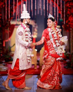 chandra Chakraborty Instagram - Wedding Story ❤️
#weddingday #weddingphotography @bridesofbengal_wmg @sacredshaadi #teamwork