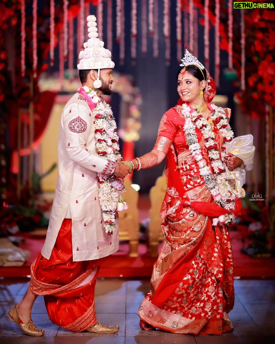 chandra Chakraborty - 1.6K Likes - Wedding Story ❤️

#weddingday #weddingphotography @bridesofbengal_wmg @sacredshaadi #teamwork