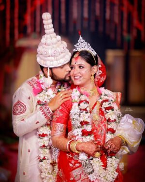 chandra Chakraborty Instagram - Wedding Story ❤️
#weddingday #weddingphotography @bridesofbengal_wmg @sacredshaadi #teamwork