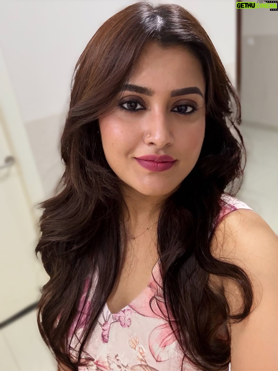 chandra Chakraborty - 4.2K Likes - Perfectly pink Pinky 💕
.
.
.
.
.
 Outfit @forevernew_india 
#instamood #instapic #postbirthday #pink