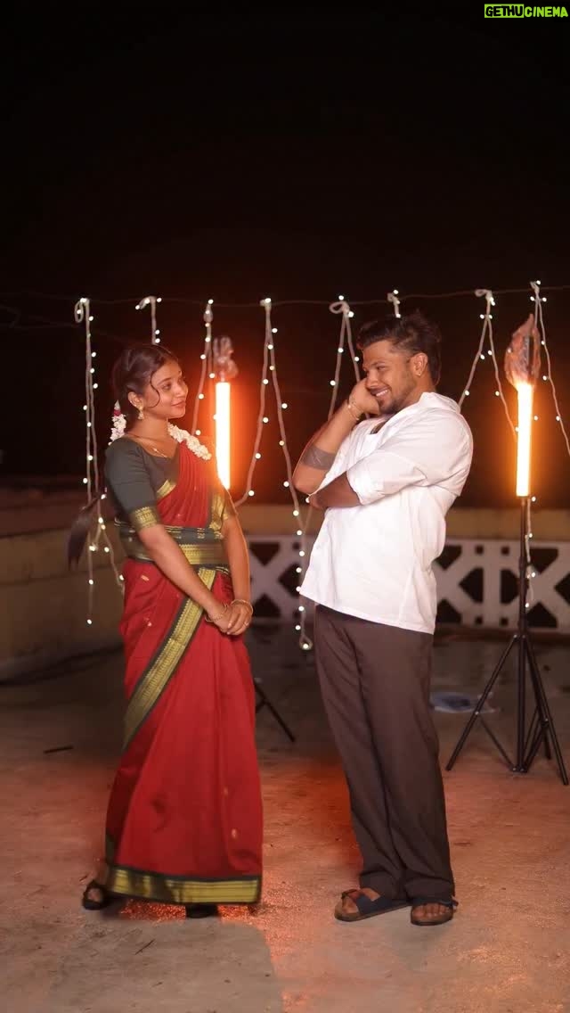 dimple udayakumar - 88.3K Likes - pottala muttaye …. Thalaivan thalivii 👩‍❤️‍💋‍👨 

@actorvijaysethupathi @nithyamenen @pandiraaj_dir @sathyajyothifilms @thinkmusicofficial 
 
mua : @makeover_by_jesi 
📷 : @i_am_yogananthan @yv_filmz 
✂️: @mr_ajaaydcruze_ 
Partner: @dimple_udayakumar 

#husbandwifelove❤️👩‍❤️‍👨❤️ #love #thalaivanthalaivii #santhoshnarayanan #Thinkmusic
