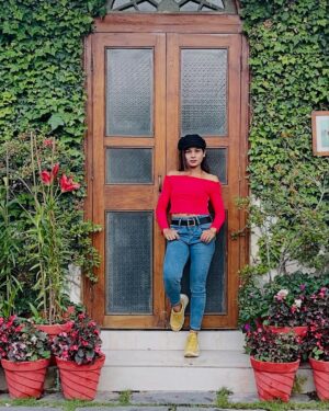 dr Mona Bhavsar Instagram - Bold in red, grounded in green❤️🔥🌿
#yourgirl #redhotlook #instastyle #instagram #doorway #travelstyle #instafashion #styledbyme #doctor #athlete #nature #cottagecorestyle #greenenergy