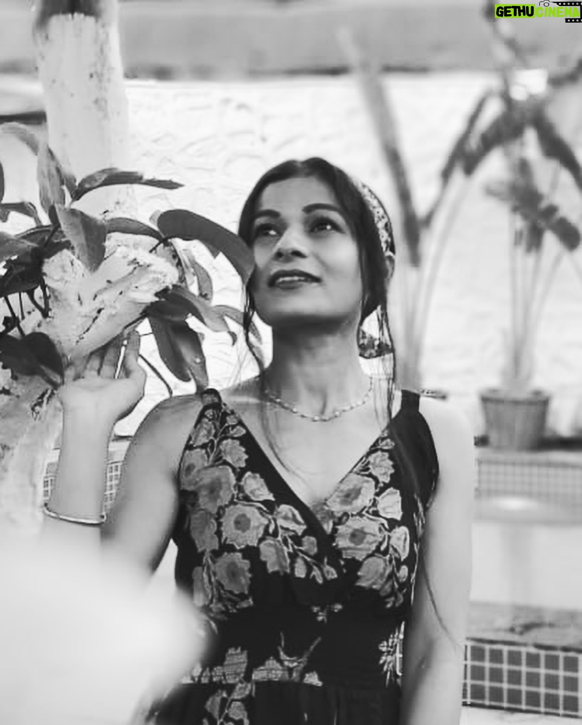 dr Mona Bhavsar - 3 Likes - Somewhere between ‘Ek ladki भीगी भागी सी ’ and ‘Tip Tip बरसा पानी ’ 💃🌧️
Ready for my Yash Raj Moment 🤗 🎬

#monsoon #rain #rainnyday #bollywoodstyle #monsoonseason