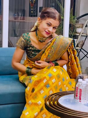 dr Mona Bhavsar Instagram - जेव्हा माझा बाप्पा माझ्या घरी येतो 🌼💚🌸
#ganapati #majhabappa #ganapatibappamorya #modak #ladu #festival #celebration #dhol #tasha #bappa #aarti